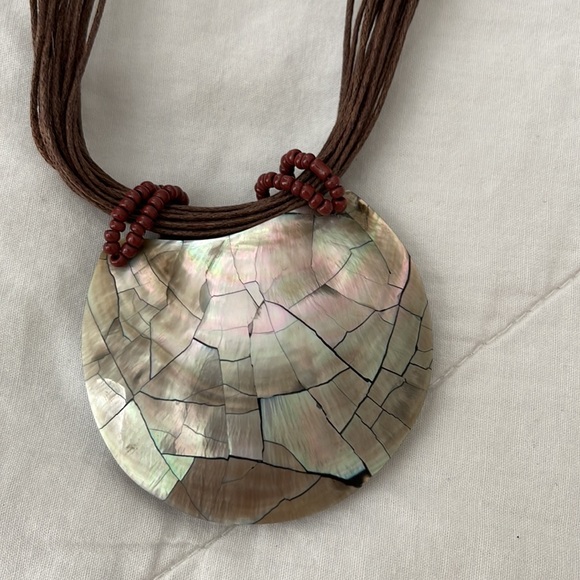 Shell necklace - Picture 2 of 5